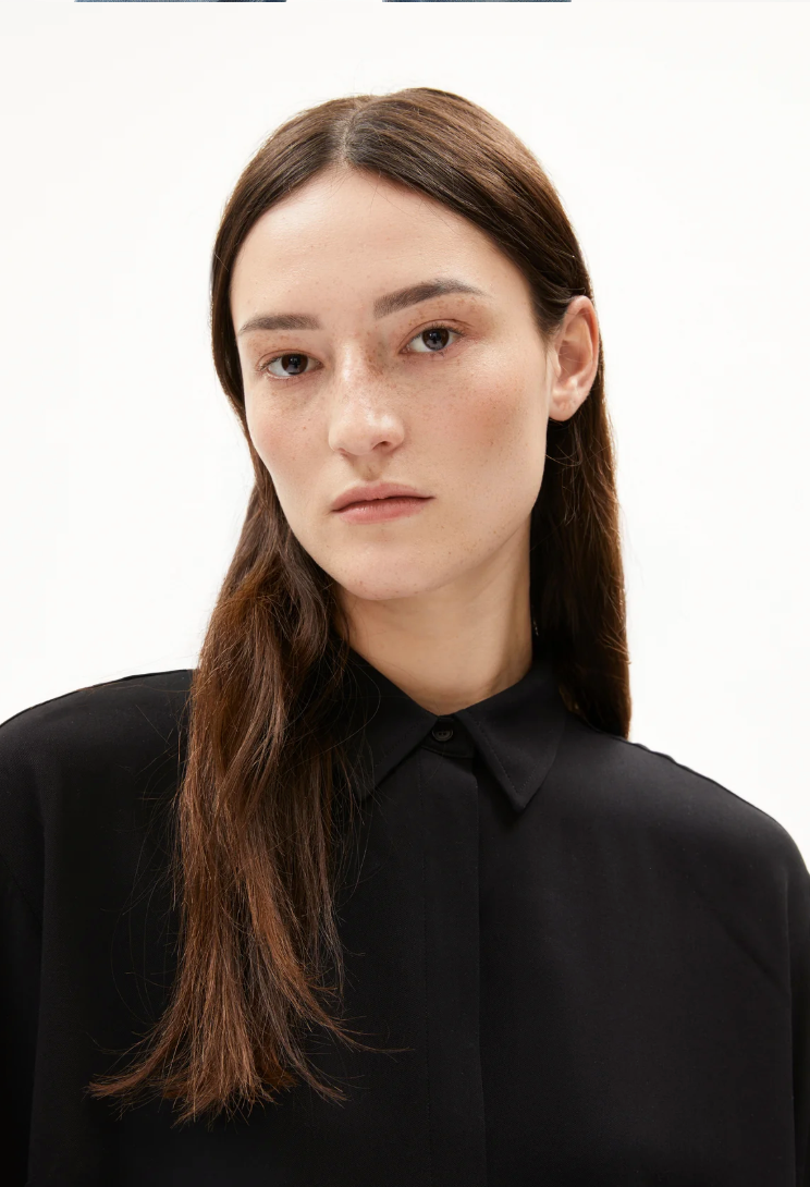 Shirt LARISAANA | black